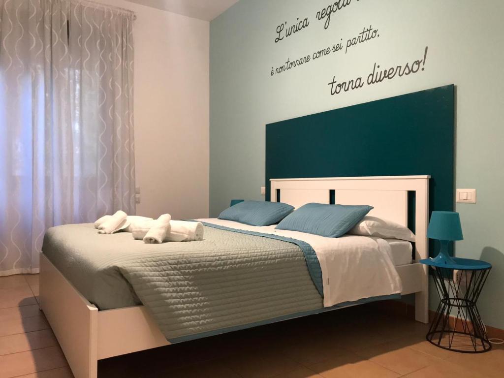Camera Tripla - vista laterale letto